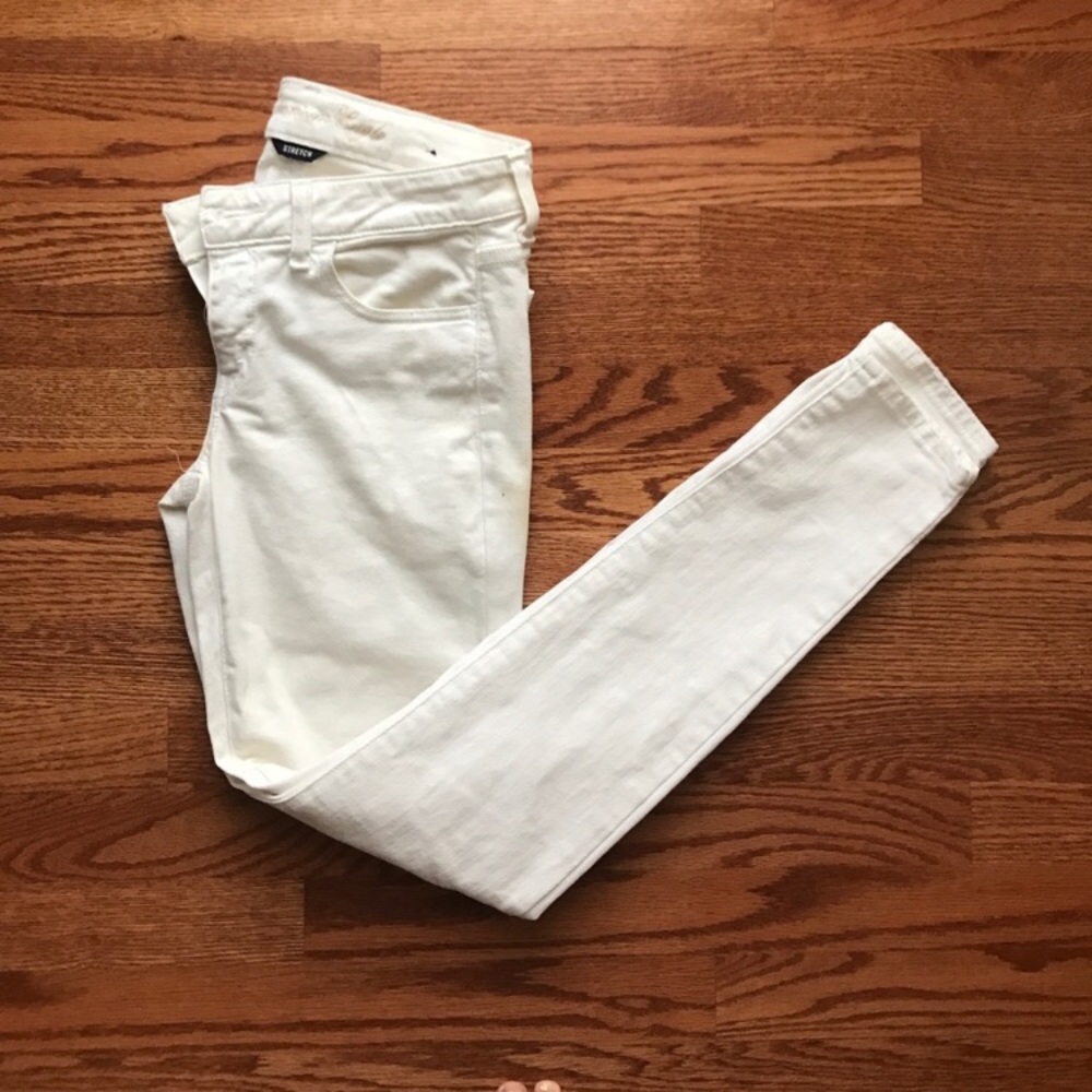 AEO white jeans